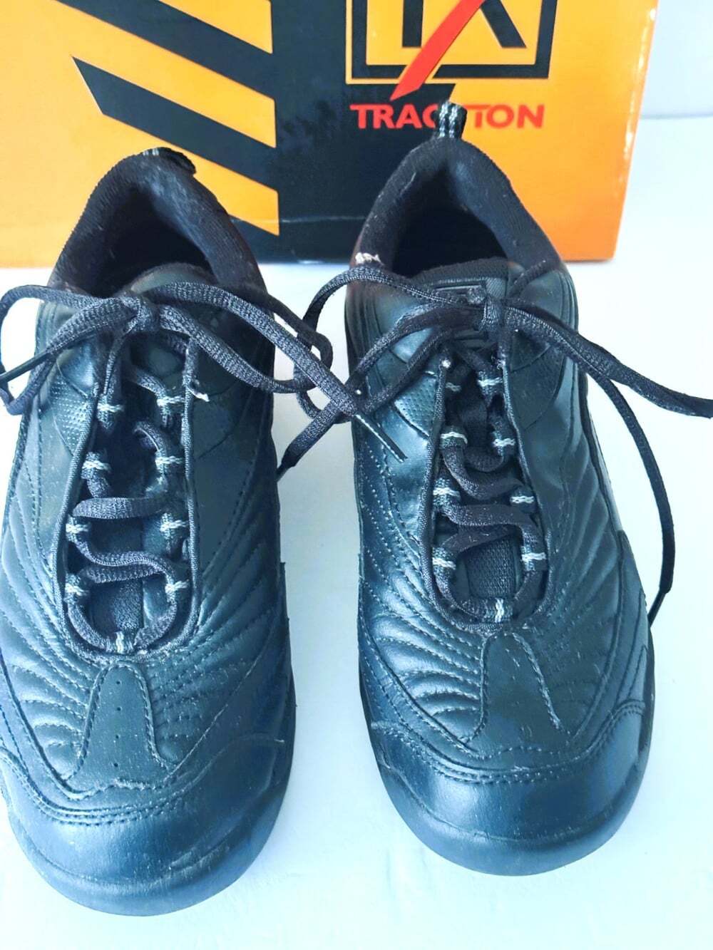 TredSafe Women Black Leather Slip Resistant Work Sneakers, NEW W/BOX, size 7M